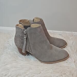 Vionic 322 Anne Grey Taupe Suede Ankle Bootie